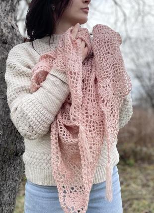 An openwork crocheted shawl5 фото