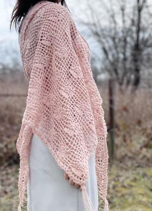 An openwork crocheted shawl2 фото