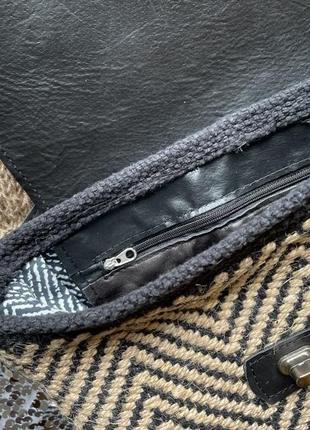 Small  woven bag with leather details3 фото