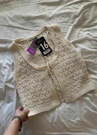 Топ вязаный жилетка новый с биркой бежевый на завязке