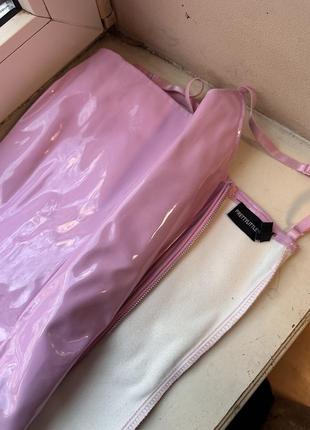 Латексное розовое мини платье7 фото