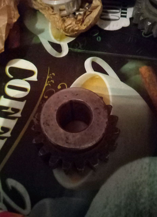 Шестерня заднього ходу газ 21 срср нова