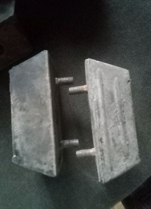 Подушки двигуна газ 24-31 срср нові