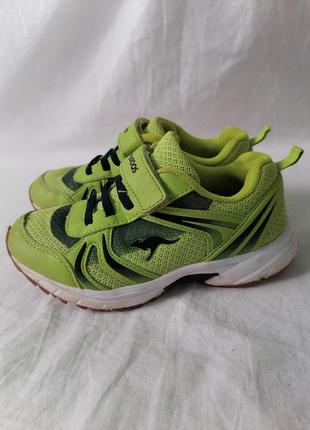 Детские легкие яркие кроссовки на липучках