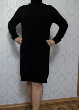 Стильное теплое трикотажное платье