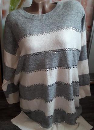 Нарядный свитерок