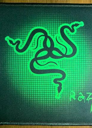 Ігровий килимок для миші razer