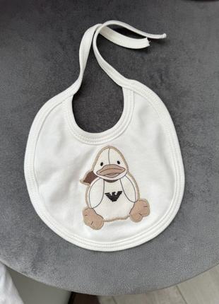 Слюнявчик для немовляти з значком армані1 фото