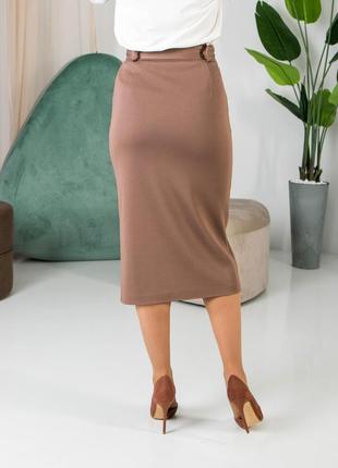 Красивая бежевая юбка миди длины с разрезом по середине и поясом цвета мокко 44, 48, 50, 52, 549 фото