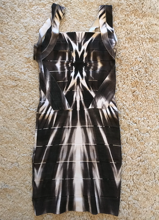 Черно -белое платье herve leger 4