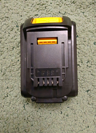 Корпус батареи dewalt dcb182/dcb204 2