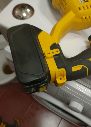 Корпус батареи dewalt dcb182/dcb204 10