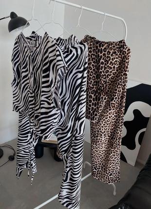 Костюм двойка зебра леопард спортивный комплект укороченная футболка широкие брюки штаны палаццо на резинке черный белый коричневый бежевый9 фото