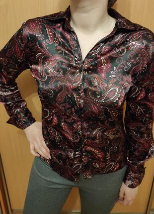 Стильная блузка принт турецкий огурец искусственный шелк,s,m размер