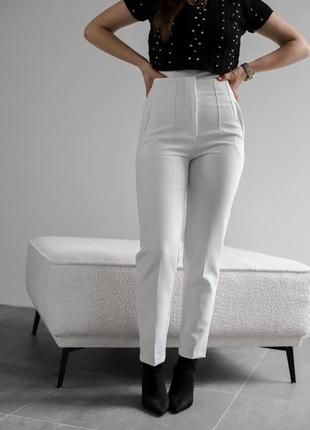 Идеальные белые брюки на молнии6 фото