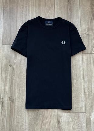 Стильная футболка fred perry x made thought tee