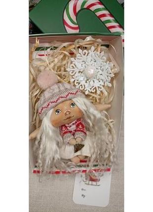 Подарунок, іграшка на ялинку, сувенір