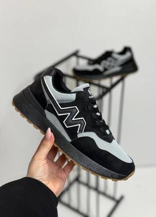 Кросівки чоловічі