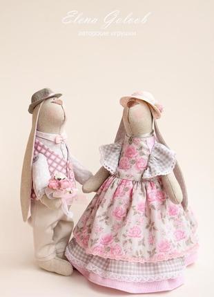 Пара зайчиків "перше побачення"