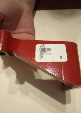 Петля дверей 96623c2