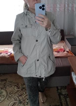 Ветровка осенняя