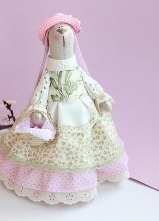 Зайка-господиня  пасхальна