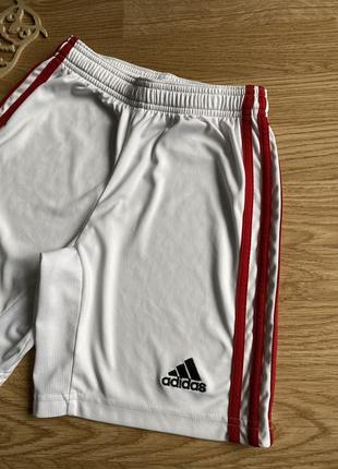 Шорты adidas на 9-10 лет2 фото