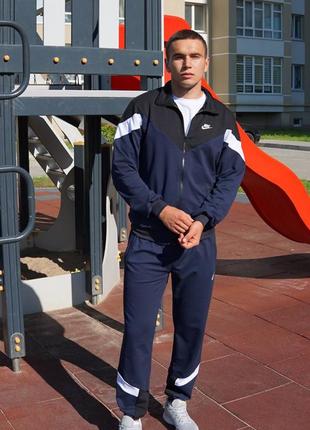 Спортивний костюм ретро