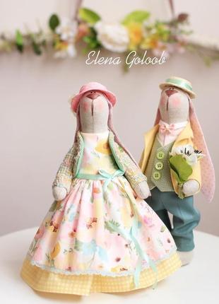 Весенние влюблённые зайцы