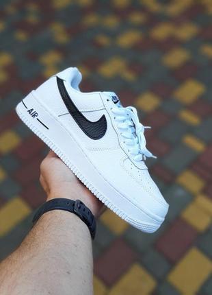 Мужские  кроссовки nike air force 1 белые с чёрным низкие