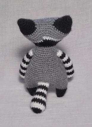 Енот вязаная игрушка ручная работа