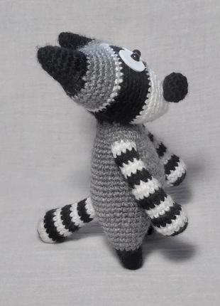 Енот вязаная игрушка ручная работа