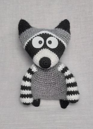 Енот вязаная игрушка ручная работа