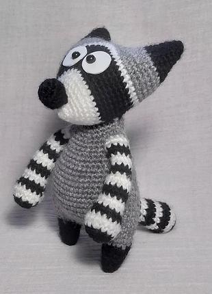 Енот вязаная игрушка ручная работа