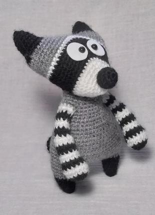 Енот вязаная игрушка ручная работа