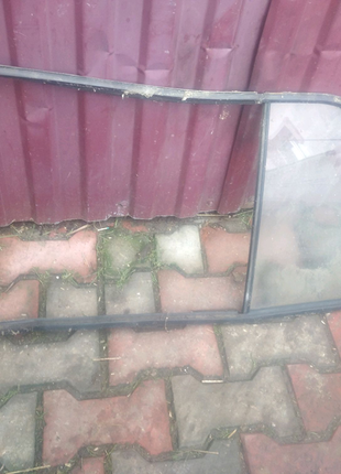 Скло ліве кватирка гольф 3