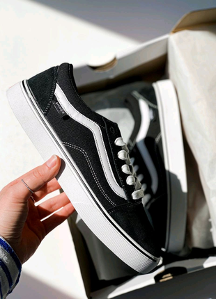 Vans old school black and white