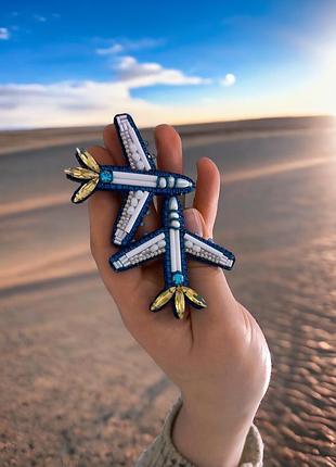 Брошь из бисера самолет мечта патриотическая брошка желто-голубая