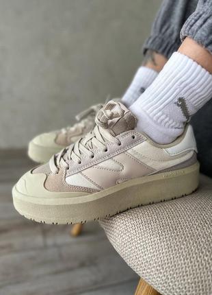 Классные женские кроссовки new balance ct302 light beige светло-бежевые