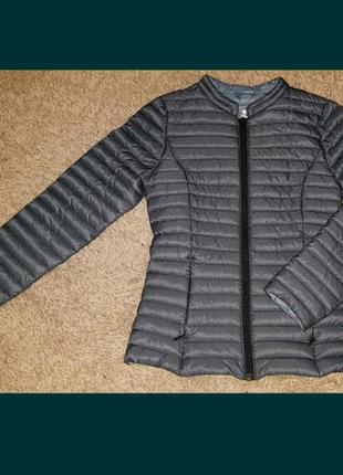 Весенняя куртка пуховик jott голубая в черную сетку