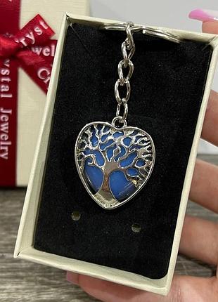Натуральный лунный камень в оправе "древо жизни в сердце" на брелке для ключей - подарок девушке в коробочке