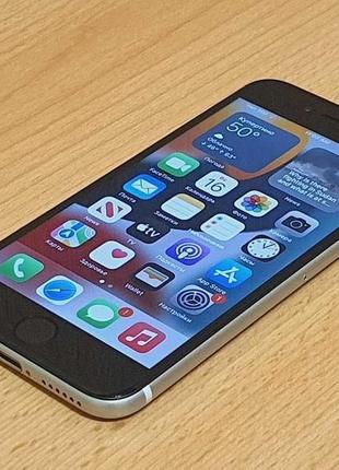 Смартфон apple iphone se 64 gb 2020 white в ідеальному стані