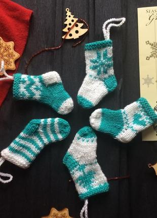 Новорічний декор в'язаний носочок новорічна іграшка на ялинку6 фото