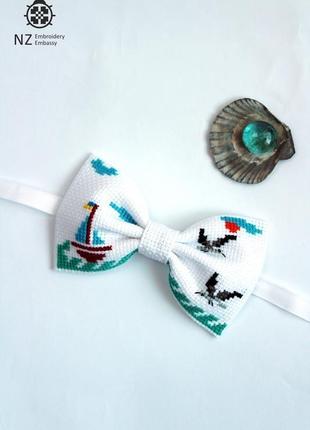 Вышитая галстук-бабочка "корабль украина"1 фото