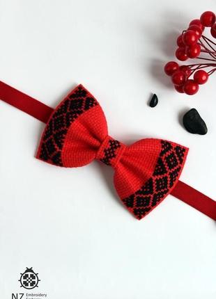 Вышитая галстук-бабочка "традиционный"1 фото