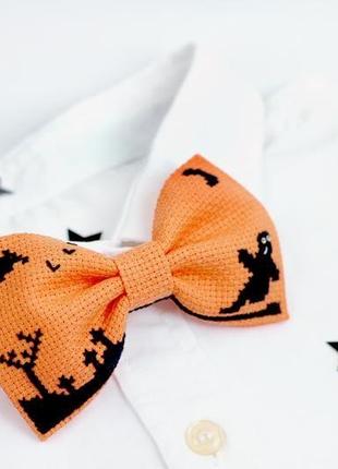 Вышитая галстук-бабочка "happy halloween"10 фото