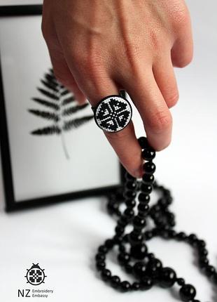 Кольцо "на кончиках пуантов"