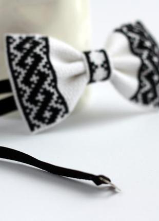 Краватка-метелик із вишивкою "black&white"8 фото
