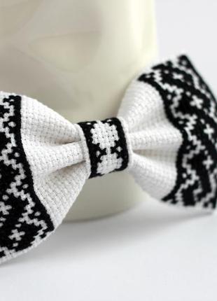 Краватка-метелик із вишивкою "black&white"7 фото