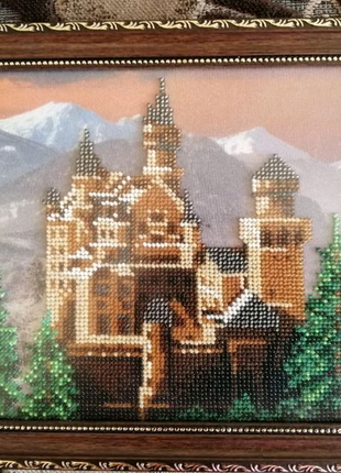 Картина вишита бісером " замок у горах"